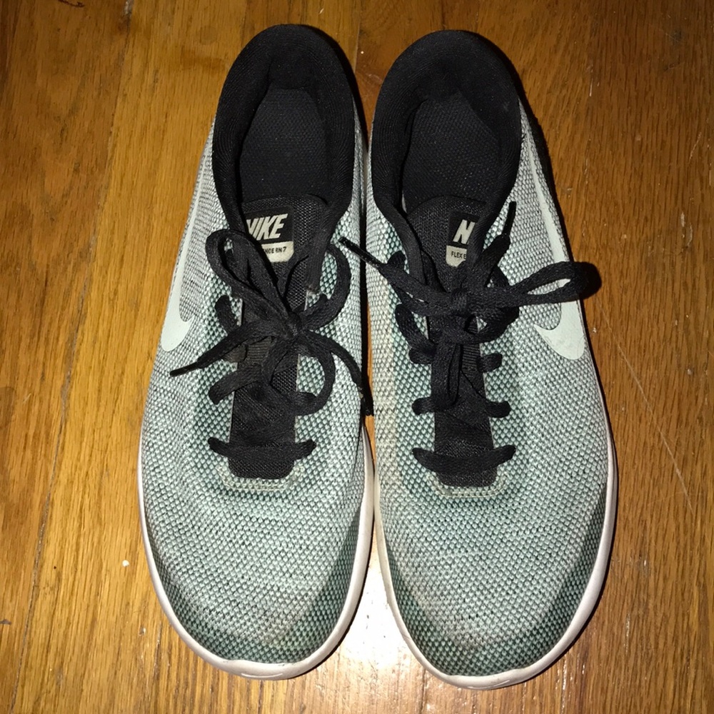 Nike Flex Experience Run 7